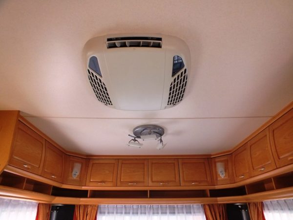 HOBBY Prestige 560 UFE bj.2005, met AIRCO, BRAND VOORTENT - Afbeelding 24
