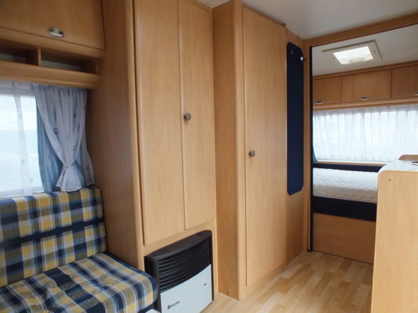 HOBBY De luxe Easy 450 UF bj.2002, met VOORTENT - Afbeelding 17
