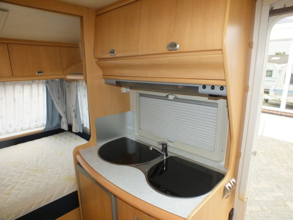 HOBBY De luxe Easy 450 UF bj.2002, met VOORTENT - Afbeelding 13