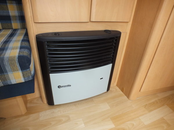 HOBBY De luxe Easy 450 UF bj.2002, met VOORTENT - Afbeelding 21