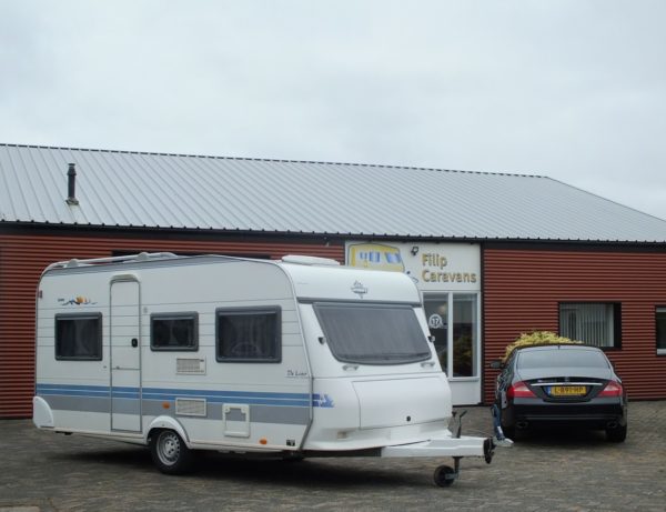 HOBBY De luxe Easy 450 UF bj.2002, met VOORTENT