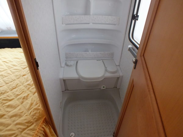 HOBBY Exclusive 495 UFE bj.2002, met FRANS BED en DOUCHE - Afbeelding 22