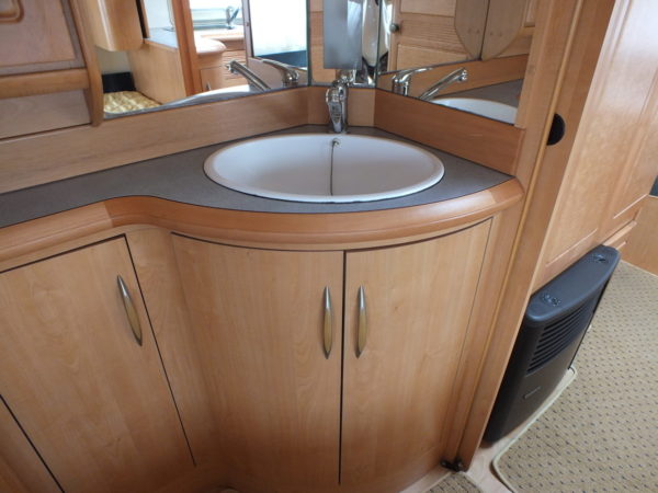 HOBBY Exclusive 495 UFE bj.2002, met FRANS BED en DOUCHE - Afbeelding 20