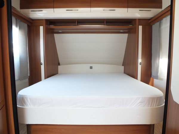 HOBBY VIP 695 UMFF bj.2015, QUEENSBED, MIDDENZIT, VOORTENT - Afbeelding 6