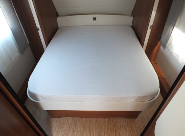 HOBBY VIP 695 UMFF bj.2015, QUEENSBED, MIDDENZIT, VOORTENT - Afbeelding 7