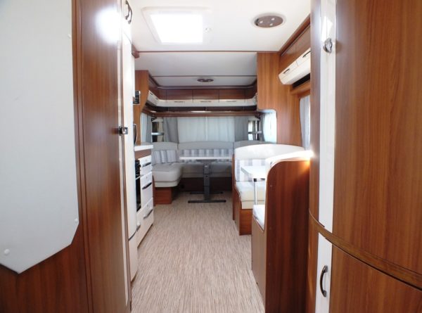 HOBBY VIP 695 UMFF bj.2015, QUEENSBED, MIDDENZIT, VOORTENT - Afbeelding 8