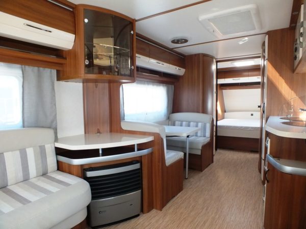HOBBY VIP 695 UMFF bj.2015, QUEENSBED, MIDDENZIT, VOORTENT - Afbeelding 12