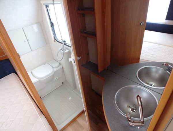 Adria Adora 462 PU bj.2004, met VOORTENT en DOUCHE - Afbeelding 19