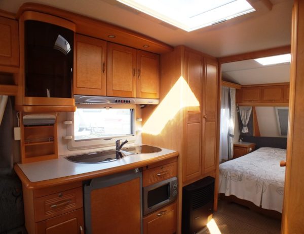Hobby Exclusive 560 bj.2005 MET MOVER, VOORTENT en QUEENSBED - Afbeelding 22