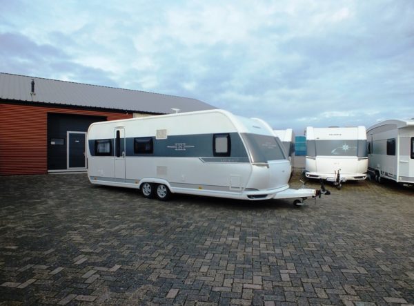 Hobby Vip 645 UMFE BJ. 2015 MIDDENZIT, VOORTENT
