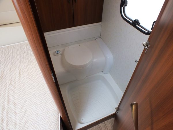 Hobby Vip 645 UMFE BJ. 2015 MIDDENZIT, VOORTENT - Afbeelding 45