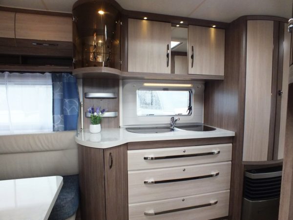 Hobby De Luxe 560UL, bj.2015 TOP STAAT - Afbeelding 16