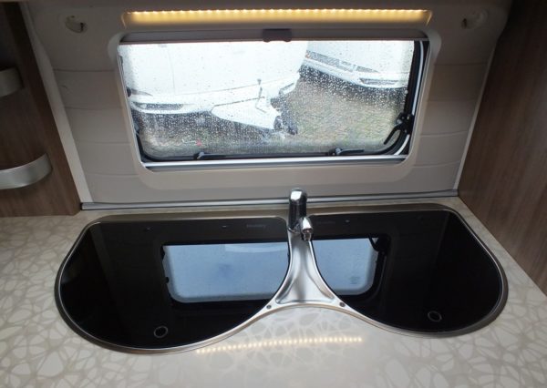 Hobby De Luxe 560UL, bj.2015 TOP STAAT - Afbeelding 17