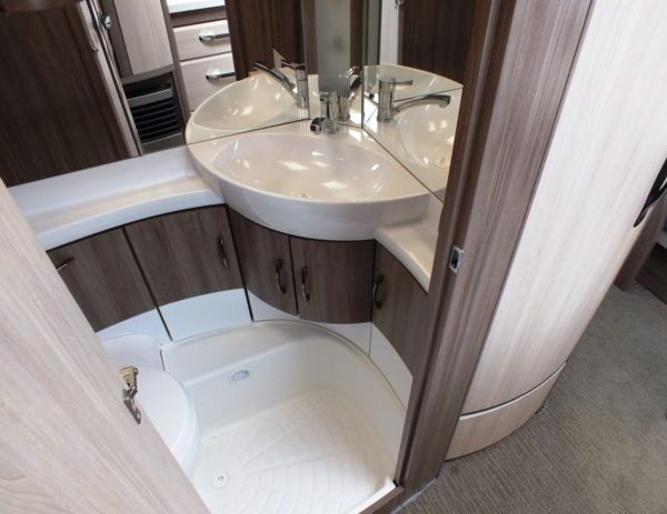 Hobby De Luxe 560UL, bj.2015 TOP STAAT - Afbeelding 22
