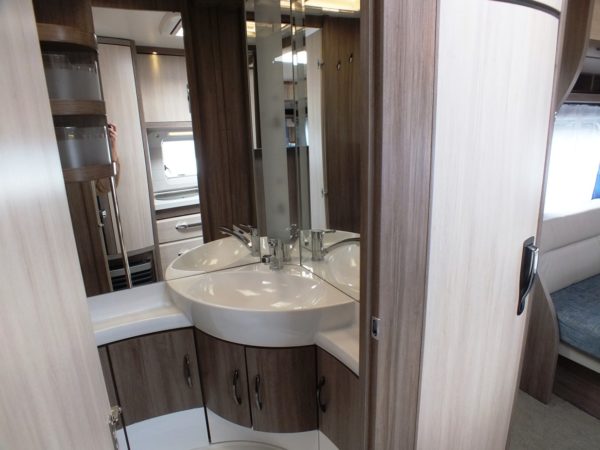 Hobby De Luxe 560UL, bj.2015 TOP STAAT - Afbeelding 21