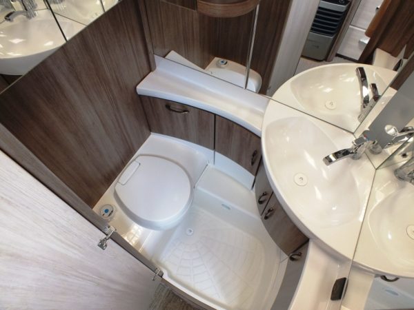 Hobby De Luxe 560UL, bj.2015 TOP STAAT - Afbeelding 20