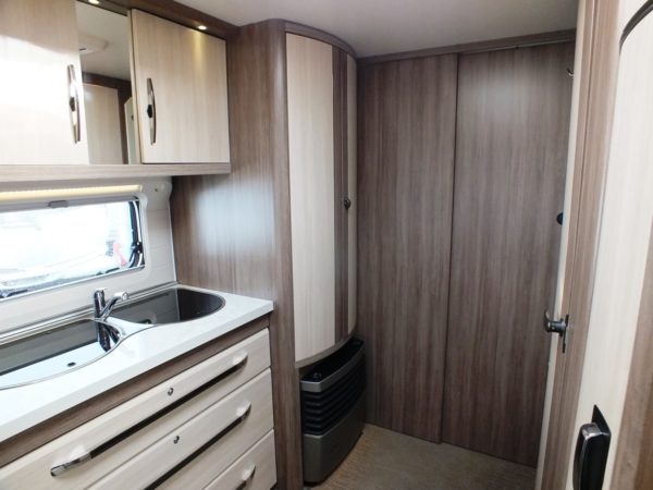 Hobby De Luxe 560UL, bj.2015 TOP STAAT - Afbeelding 23