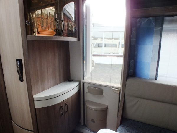 Hobby De Luxe 560UL, bj.2015 TOP STAAT - Afbeelding 28