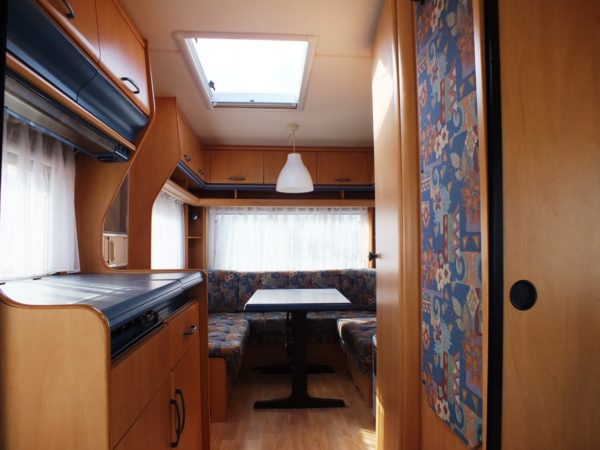 HOBBY De Luxe 450 UF bj.2000, met VAST BED, VOORTENT, BOILER - Afbeelding 5