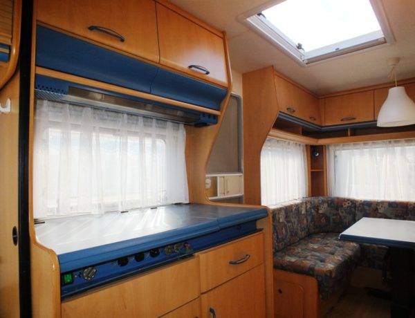 HOBBY De Luxe 450 UF bj.2000, met VAST BED, VOORTENT, BOILER - Afbeelding 12