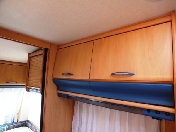 HOBBY De Luxe 450 UF bj.2000, met VAST BED, VOORTENT, BOILER - Afbeelding 17