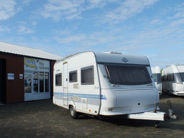 HOBBY De Luxe 450 UF bj.2000, met VAST BED, VOORTENT, BOILER