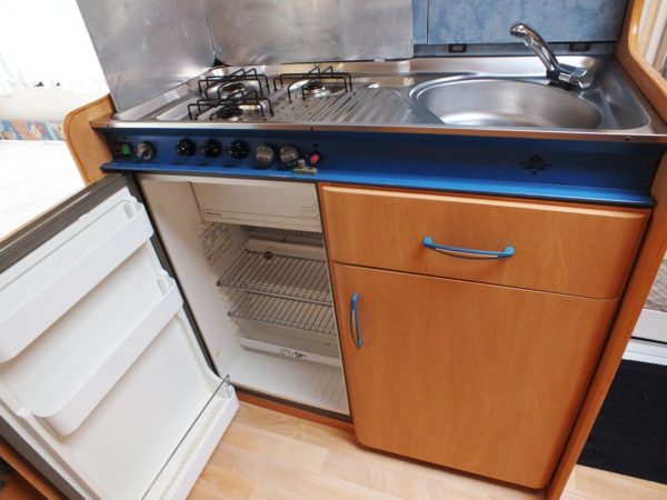 HOBBY De Luxe 450 UF bj.2000, met VAST BED, VOORTENT, BOILER - Afbeelding 15