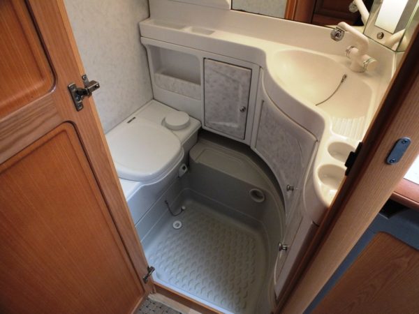 Hobby Prestige 720UMF, bj. 2003, 5 persoons - Afbeelding 23