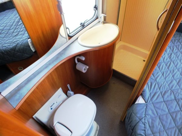 Dethleffs Beduin 510DB,bj.2002, fransbed, mover en voortent - Afbeelding 10
