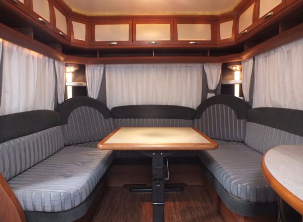 HOBBY Prestige 650 UMFE bj.2011, met AIRCO en VOORTENT - Afbeelding 7