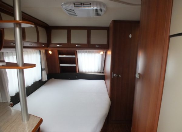 HOBBY Prestige 650 UMFE bj.2011, met AIRCO en VOORTENT - Afbeelding 9