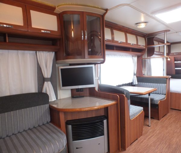 HOBBY Prestige 650 UMFE bj.2011, met AIRCO en VOORTENT - Afbeelding 11