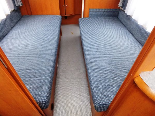 LMC Favorit 555k1 BJ.2005, met MOVER, AIRCO EN VOORTENT - Afbeelding 9