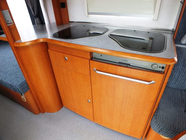 LMC Favorit 555k1 BJ.2005, met MOVER, AIRCO EN VOORTENT - Afbeelding 13
