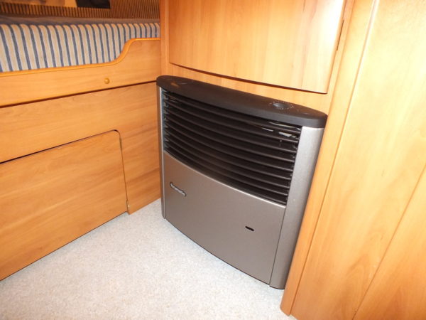 ERIBA Touring 430 GT bj.2006, VAST BED, CASSETTE WC, MOVER - Afbeelding 20
