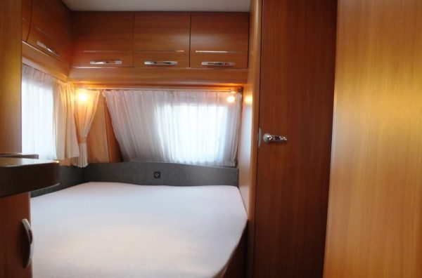 HOBBY De Luxe 560 KMFE bj.2010, 6 SLAAPPLAATSEN, VOORTENT - Afbeelding 6