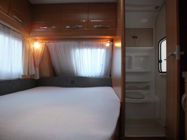 HOBBY De Luxe 560 KMFE bj.2010, 6 SLAAPPLAATSEN, VOORTENT - Afbeelding 7