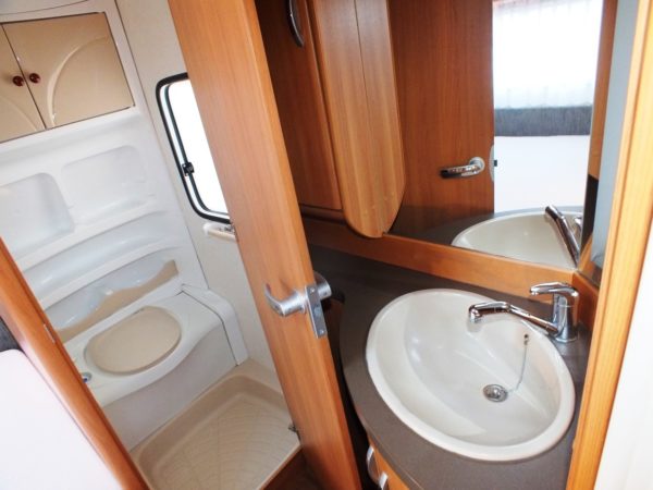 HOBBY De Luxe 560 KMFE bj.2010, 6 SLAAPPLAATSEN, VOORTENT - Afbeelding 21