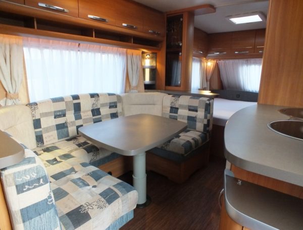 HOBBY De Luxe 560 KMFE bj.2010, 6 SLAAPPLAATSEN, VOORTENT - Afbeelding 11
