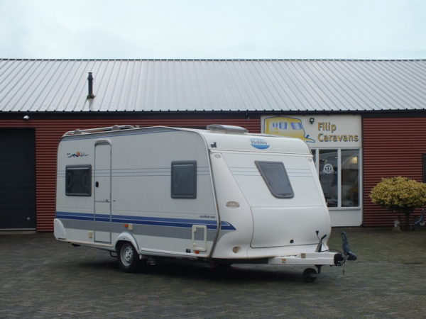 HOBBY Excellent Easy 460 UFE bj.2003, MOVER VOORTENT, LUIFEL