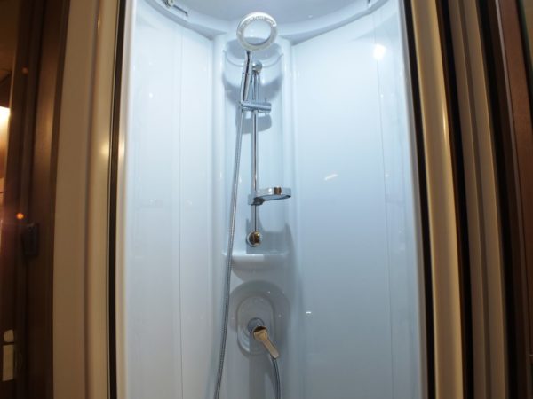 Elddis Affinity550 bj.2017 NIEUWSTAAT MET QUEENSBED en MOVER - Afbeelding 33