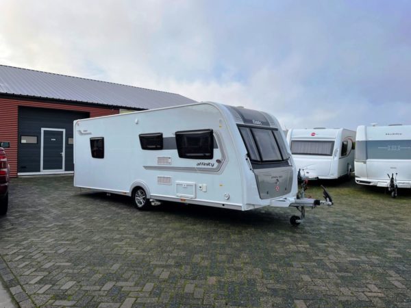 Elddis Affinity550 bj.2017 NIEUWSTAAT MET QUEENSBED en MOVER - Afbeelding 3