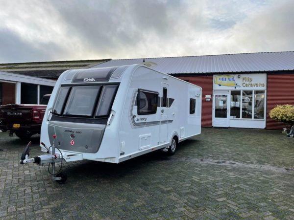 Elddis Affinity550 bj.2017 NIEUWSTAAT MET QUEENSBED en MOVER