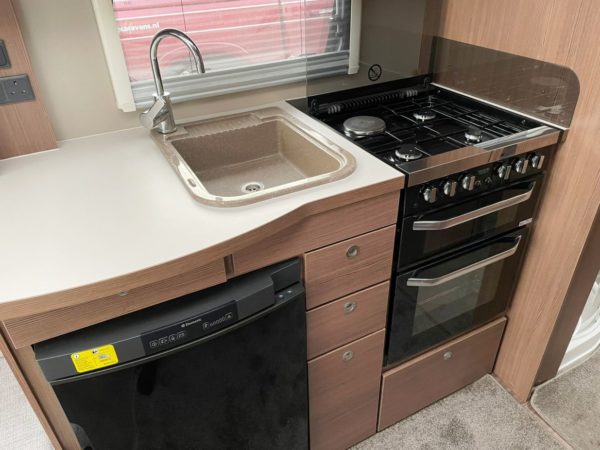 Elddis Affinity550 bj.2017 NIEUWSTAAT MET QUEENSBED en MOVER - Afbeelding 23