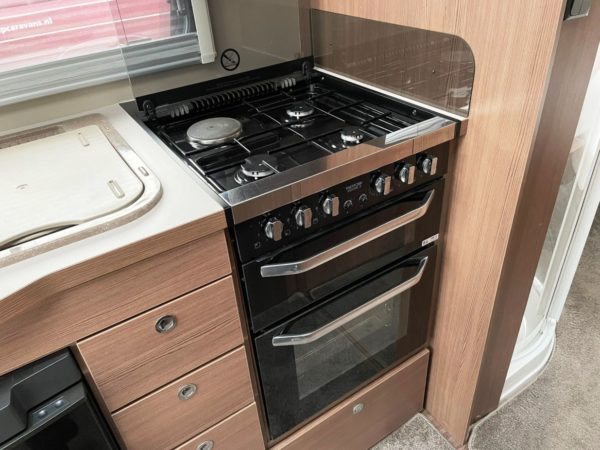 Elddis Affinity550 bj.2017 NIEUWSTAAT MET QUEENSBED en MOVER - Afbeelding 22