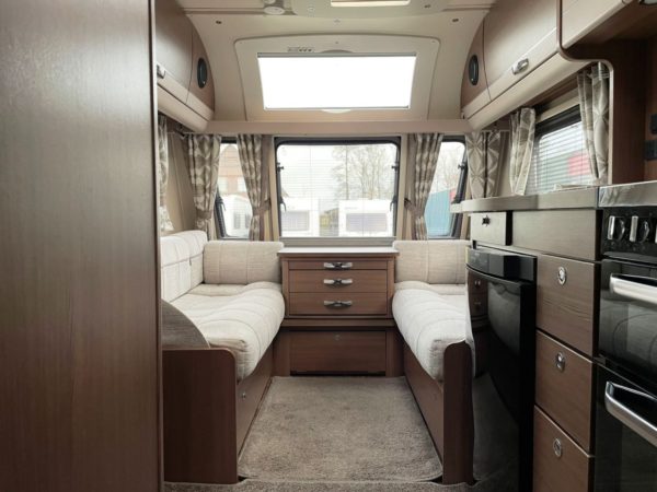 Elddis Affinity550 bj.2017 NIEUWSTAAT MET QUEENSBED en MOVER - Afbeelding 21