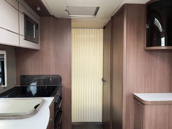 Elddis Affinity550 bj.2017 NIEUWSTAAT MET QUEENSBED en MOVER - Afbeelding 18