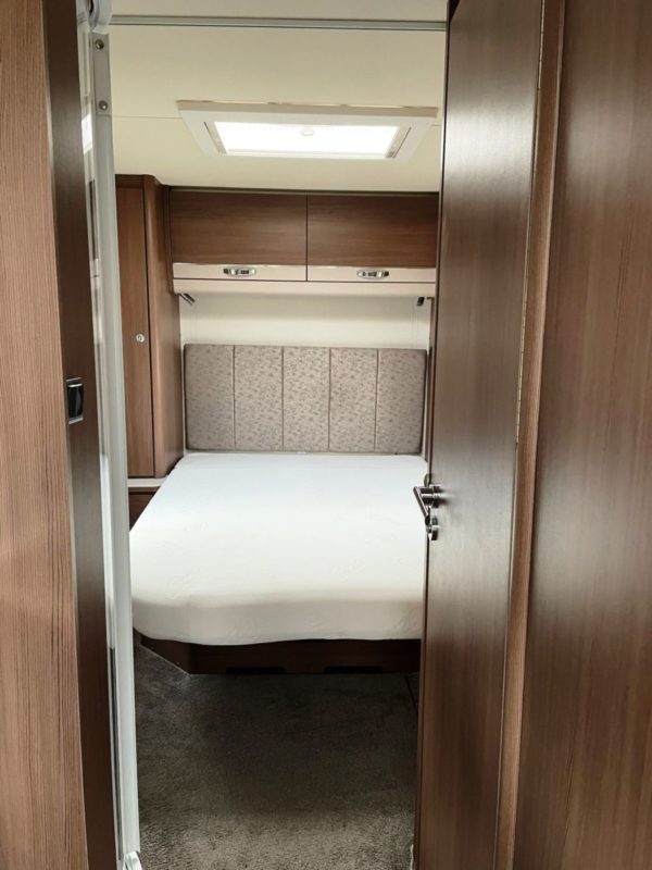 Elddis Affinity550 bj.2017 NIEUWSTAAT MET QUEENSBED en MOVER - Afbeelding 16