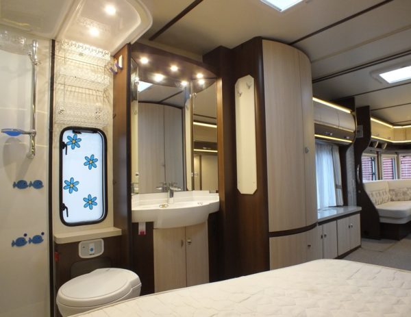 HOBBY LANDHAUS PRESTIGE 770 CFE, NIEUWSTAAT - Afbeelding 23