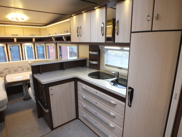 HOBBY LANDHAUS PRESTIGE 770 CFE, NIEUWSTAAT - Afbeelding 14